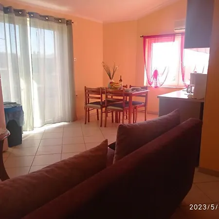 Apartment Sunny By The Sea Pula